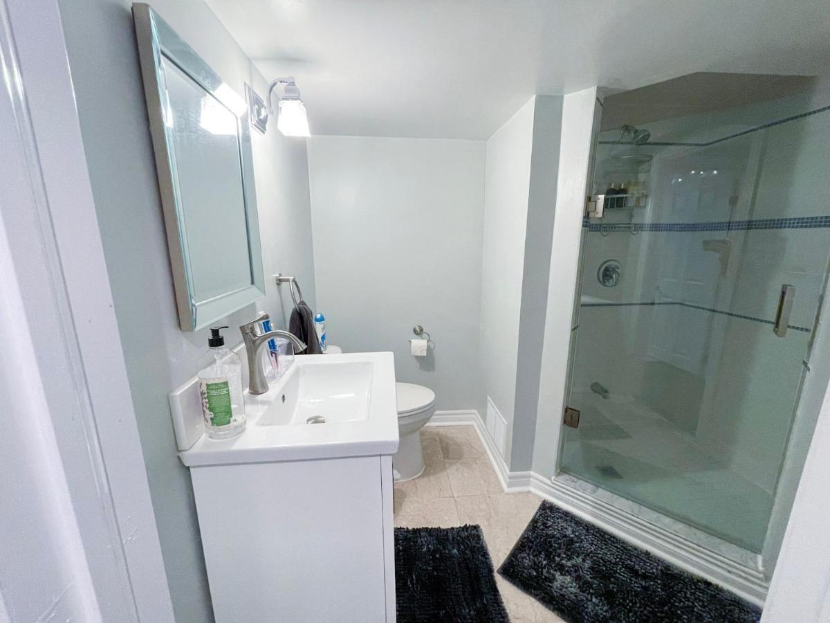 Spacious & Renovated 1Bd Suite W/Parking Toronto Luaran gambar