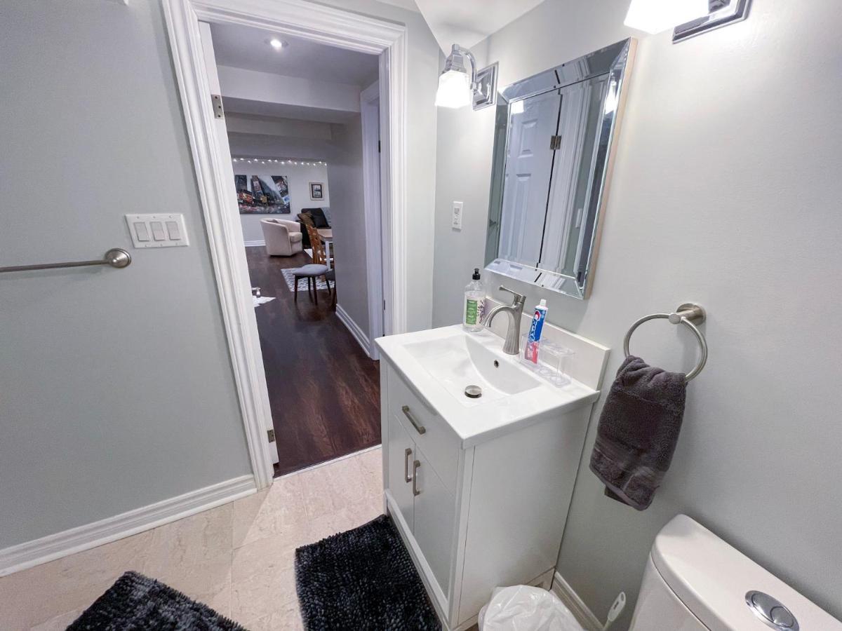 Spacious & Renovated 1Bd Suite W/Parking Toronto Luaran gambar